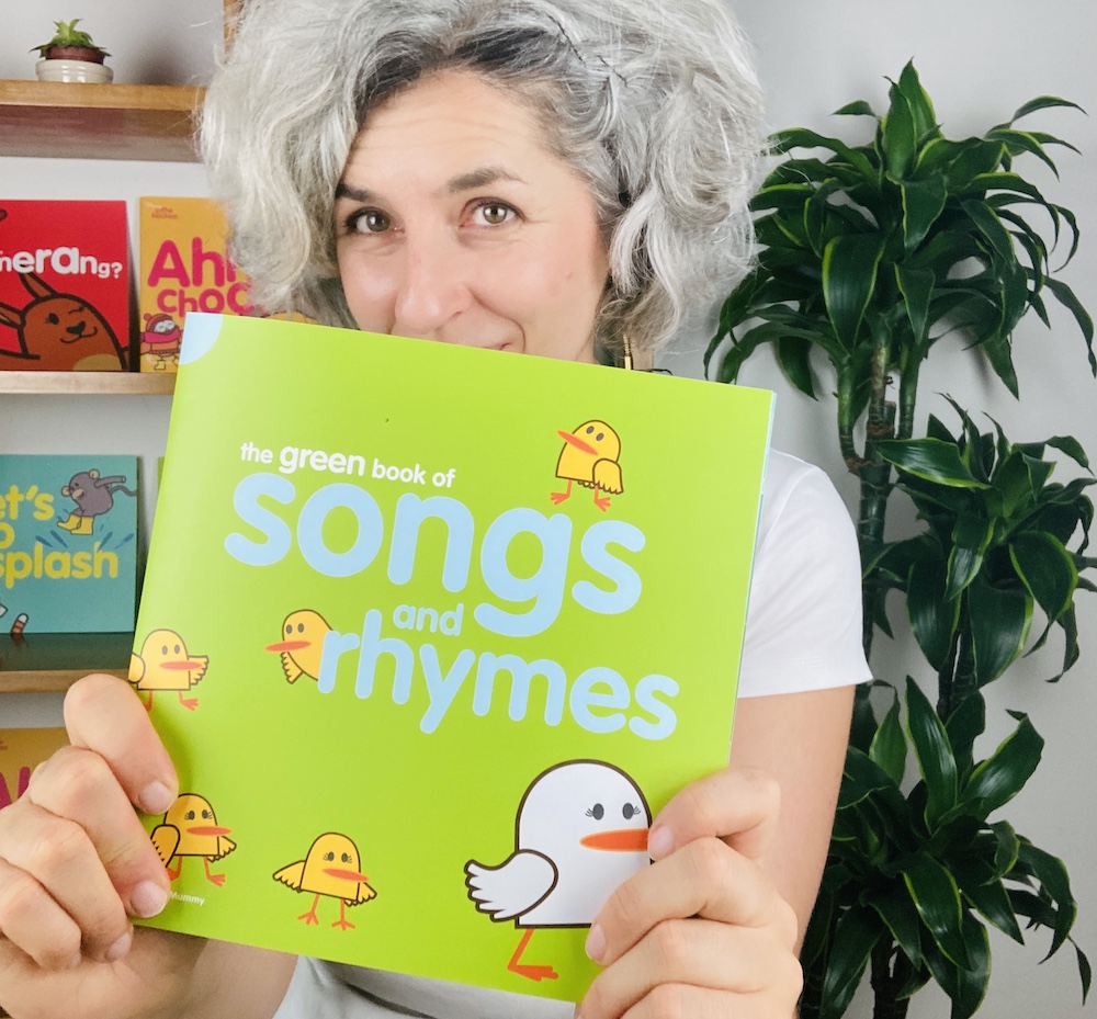 libro con 16 tra canzoni in inglese per bambini e filastrocche
